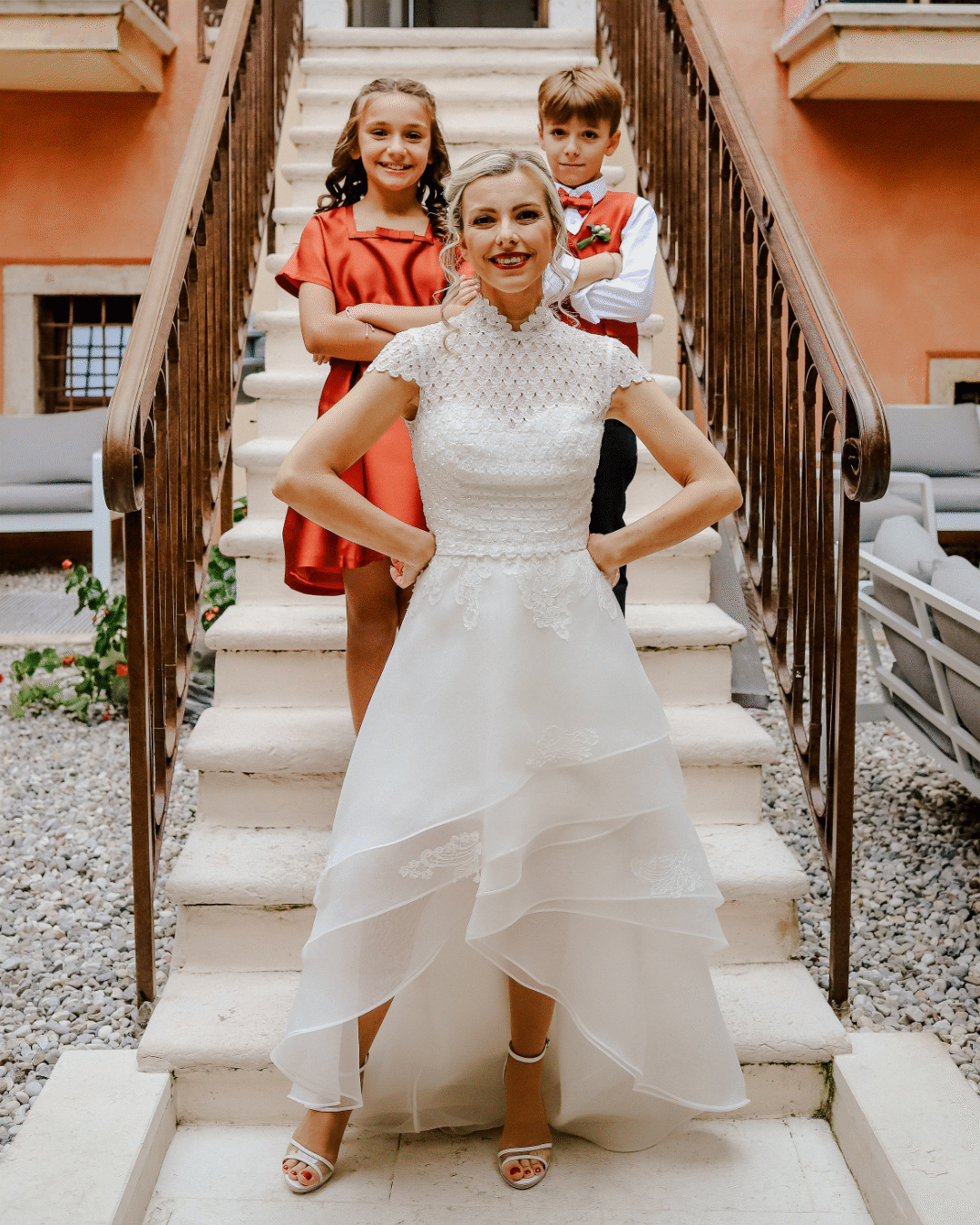 Wedding photography service for weddings in Italy Italy, with its cities of art and breathtaking landscapes, is the perfect place for a fairytale wedding. Our Italy wedding photography service captures the magic of your special day with professionalism and elegance. From the romantic coastlines of Tuscany to the historic villages of Sicily, every shot tells your love story. We create unique and personalized albums made of smiles, emotions and authentic moments. Trust experienced photographers to turn every moment into an indelible memory. Contact us for a service tailored just for you.     